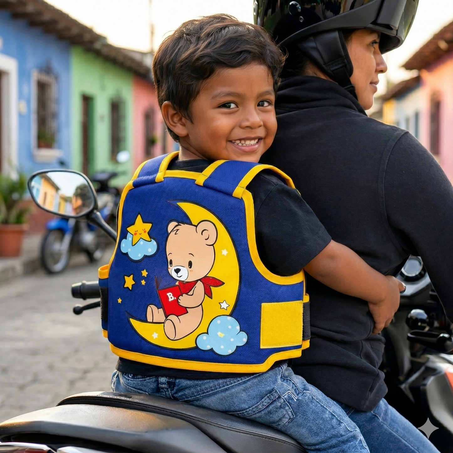 CHALECO DE MOTO INFANTIL UNISEX 🏍️ — Protege a tu hijo en cada viaje con diseño unitalla y agarre seguro